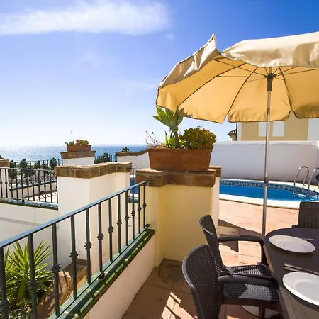 Nerja Tamango Hill 5 Silhouse